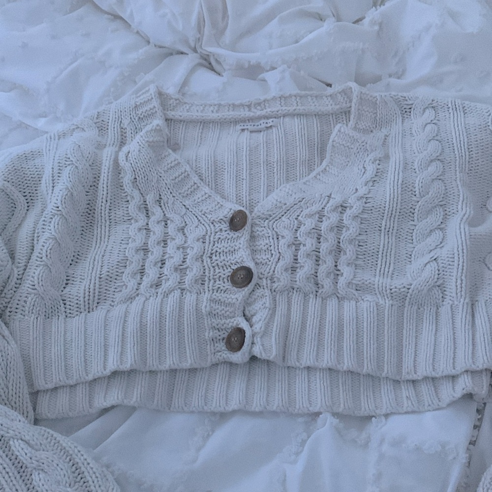 Cute Aeropostale cropped sweater!